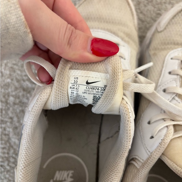 Nike White Running Shoes - Picture 2 of 4